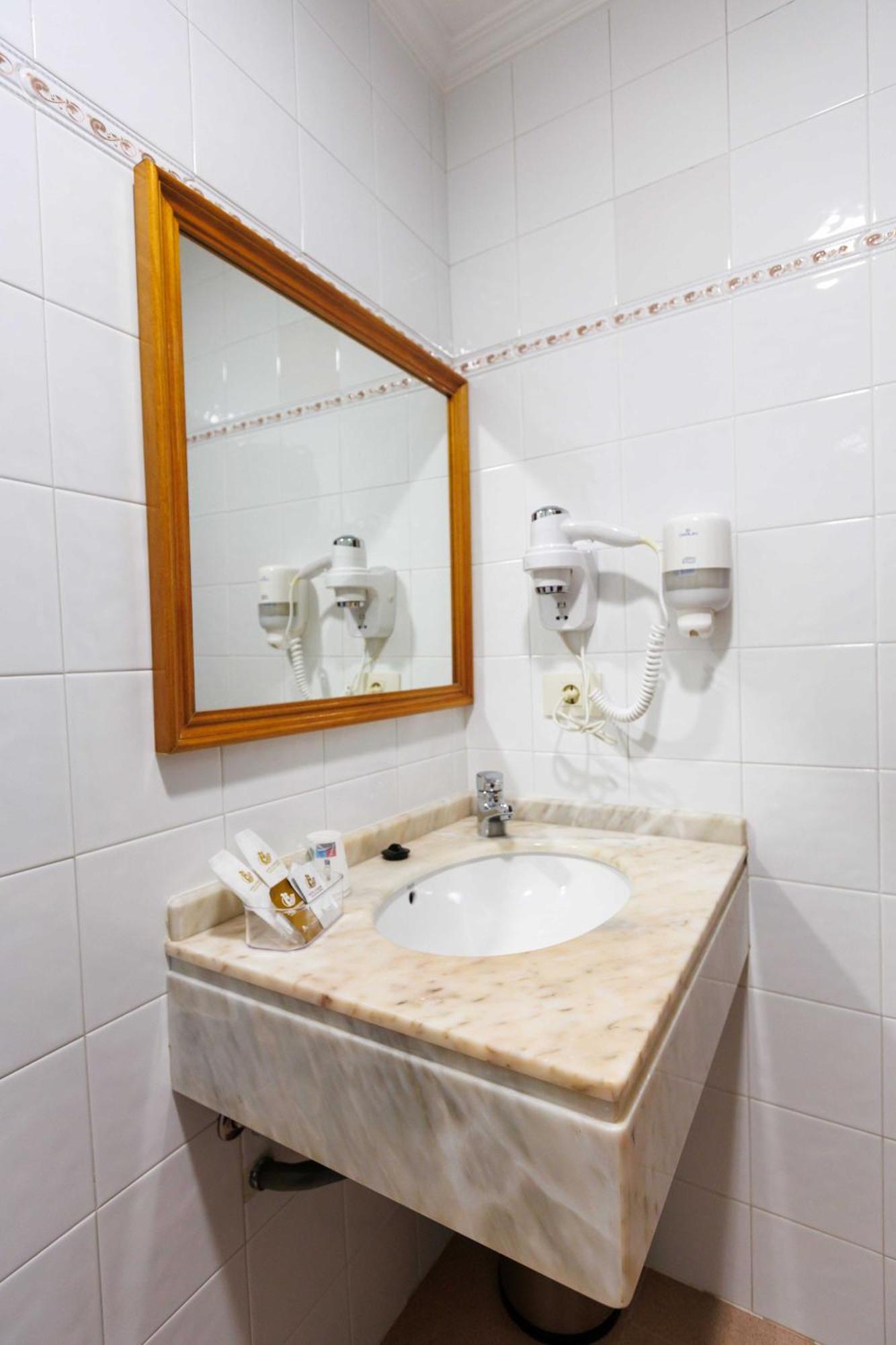 Hotel O Cruceiro Caldas De Reis Eksteriør billede